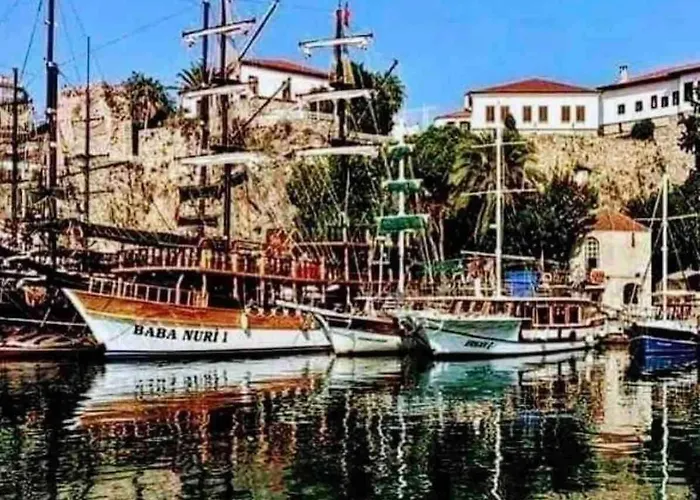 아파트 Amazing Location Near Kaleici Sea Affordable Price 안탈리아
